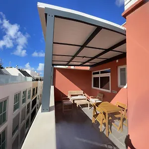 https://las-canteras-tico-con-terraza-de-16m2-rosamar.in-canary-islands.com